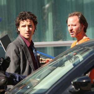 David Krumholtz (Charlie) riceverà aiuto dalla guest-star Fisher Stevens (John Buckley) nell'episodio Con Job di Numb3rs