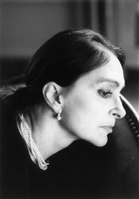 Un ritratto di Adriana Asti