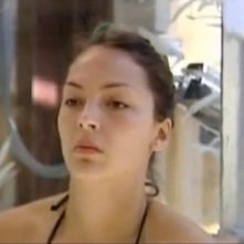 Grande Fratello 10, la napoletana Sarah Nile sotto la doccia