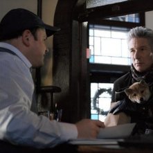 Richard Gere con il cane Hachi in una scena del film Hachiko