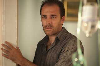 Valerio Mastandrea in una scena de La prima cosa bella