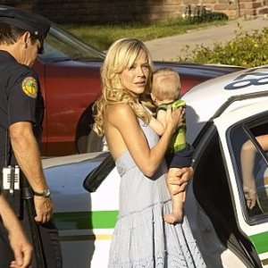 Dexter: Julie Benz in una scena dell'episodio The Getaway