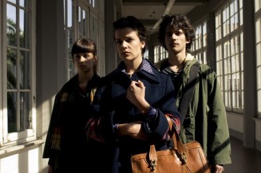 Giulia Burgalassi, Micaela Ramazzotti e Francesco Rapalino in una scena de La prima cosa bella