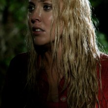 Mercedes McNab in una sequenza di Hatchet