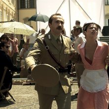 Sergio Albelli e Micaela Ramazzotti in una scena de La prima cosa bella