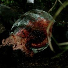 Una truculenta immagine di Joel Murray nell'horror Hatchet