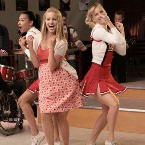 Glee: Naya Rivera, Dianna Agron ed Heather Morris nell'episodio Sectionals