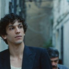 Najib Oudghiri in una scena del film Il canto delle spose