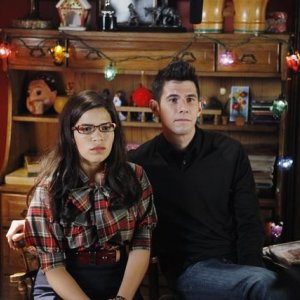 Ugly Betty: America Ferrera e Daniel Eric Gold nell'episodio Be-Shure
