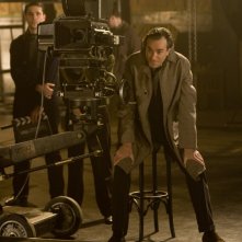 Daniel Day-Lewis nei panni del regista nel film Nine