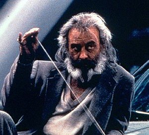 Emilio Echevarria in una scena del film Amores Perros