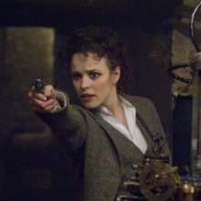 Rachel McAdams in una scena di Sherlock Holmes