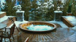 Hot Tub Time Machine - Trailer 2