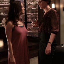 Dollhouse: Olivia Williams ed Eliza Dushku nell'episodio Stop-Loss