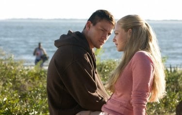 John (Channing Tatum) e Savannah (Amanda Seyfried) in una scena del film Dear John