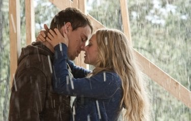 Una romantica scena del film Dear John con Channing Tatum e Amanda Seyfried