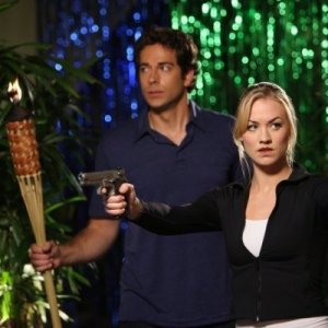 Chuck: Zachary Levi ed Yvonne Strahovski nell'episodio Chuck Vs. The Three Words