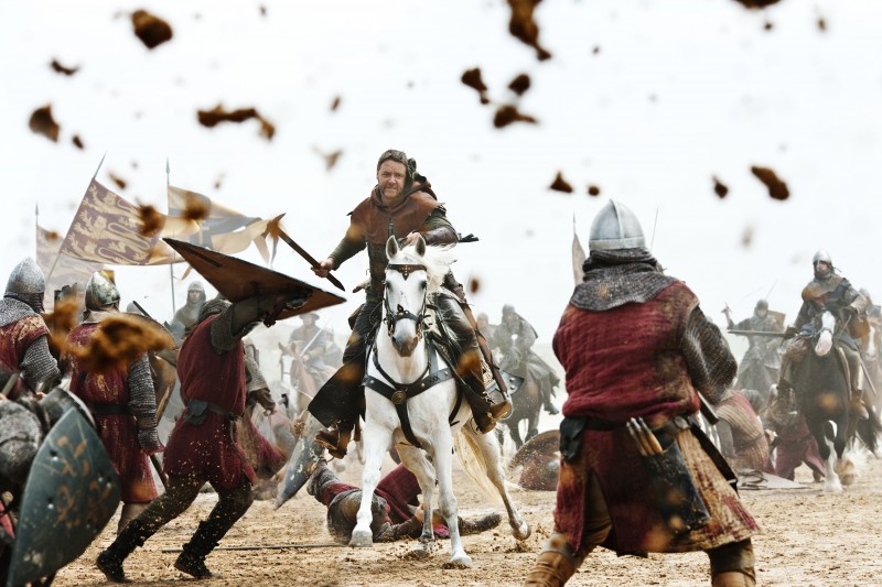 Russell Crowe In Una Scena Di Battaglia Nel Film Robin Hood 142400