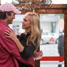 Ashton Kutcher e Jessica Alba in una scena del film Valentine's Day