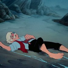 Geppetto privo di sensi in una scena del film d'animazione Pinocchio