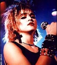 Madonna in una scena di Crazy for You (1985)