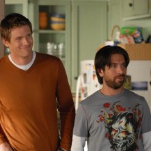 Ryan McPartlin (Capitano)  e Joshua Gomez (Morgan) in una scena dell'episodio Chuck vs. L'elicottero di Chuck