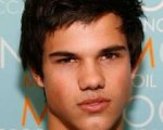 Taylor Lautner nel remake di Crazy for You