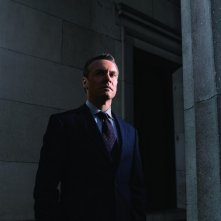 Damages: Tate Donovan è Tom Shayes in una foto promozionale della stagione 3