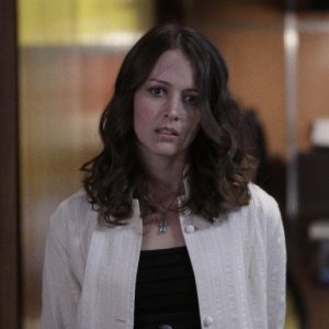 Dollhouse: Amy Acker nell'episodio Getting Closer