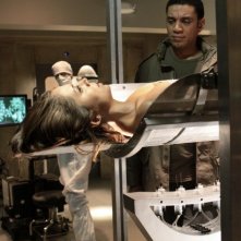 Dollhouse: Eliza Dushku ed Harry Lennix nell'episodio The Hollow Men