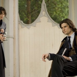 Rebecca Hall e Ben Barnes in una scena di Dorian Gray