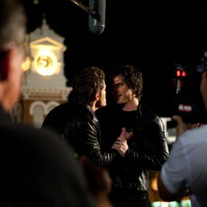Ian Somerhalder e Paul Wesley durante le riprese dell'episodio Night of the Comet di The Vampire Diaries