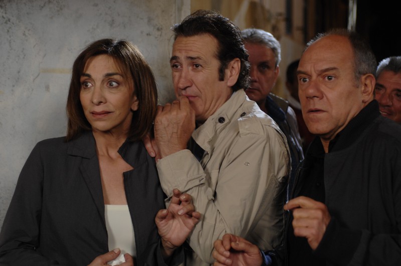 Anna Bonaiuto, Marco Giallini e Carlo Verdone in una sequenza del film Io, loro e Lara