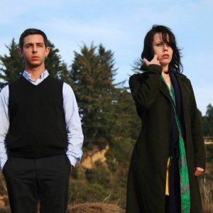Jeremy Strong e Fairuza Balk in una scena del film Humboldt County