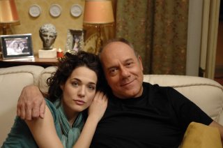 Laura Chiatti e il regista Carlo Verdone in una scena di Io, loro e Lara