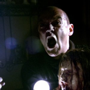 Un'immagine della scena dell'esorcismo nell'horror Rec 2