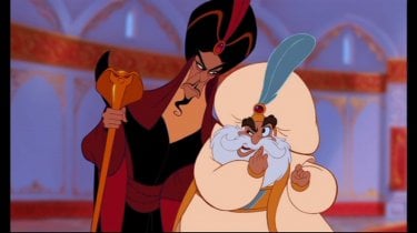 Il Gran visir Jafar e il Sultano in una scena del film d'animazione Aladdin