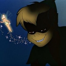 Il protagonista e la fata Trilli in una scena del film d'animazione Le avventure di Peter Pan