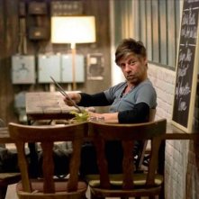 Birol Ünel in una scena del film Soul Kitchen