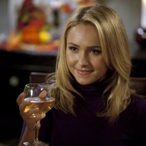 Hayden Panettiere in una scena di Thanksgiving tratta dalla quarta stagione di Heroes