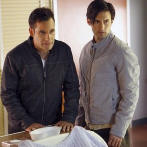 Milo Ventimiglia e Adrian Pasdar in una scena di Brother's Keeper dalla quarta stagione di Heroes