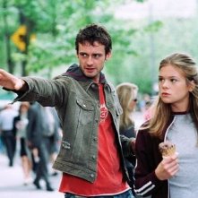 Dead Like Me: Callum Blue ed Ellen Muth in una scena della serie