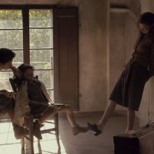 Maya Sansa, Alba Rohrwacher e Greta Zuccheri Montanari in un'immagine del film L'uomo che verrà