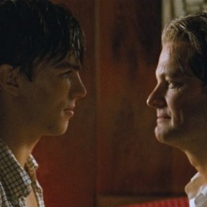 Colin Firth e Nicholas Hoult in una scena del film A Single Man di Tom Ford