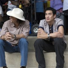 Nicolas Cage e Shahkrit Yamnarm in un'immagine del film Bangkok Dangerous