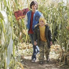 The Middle: Charlie McDermott ed Atticus Shaffer in una scena dell'episodio Thanksgiving