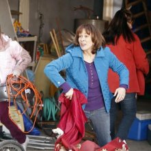 The Middle: Eden Sher e Patricia Heaton nell'episodio The Neighbor