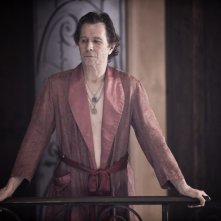 Gary Oldman in una scena del film Codice Genesi