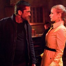 Gerard Butler e Kyra Sedgwick in una scena del film Gamer