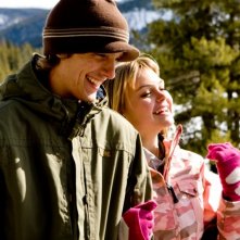 Kameron Knox e  Aimee Teegarden in una scena del film Il richiamo della foresta 3D